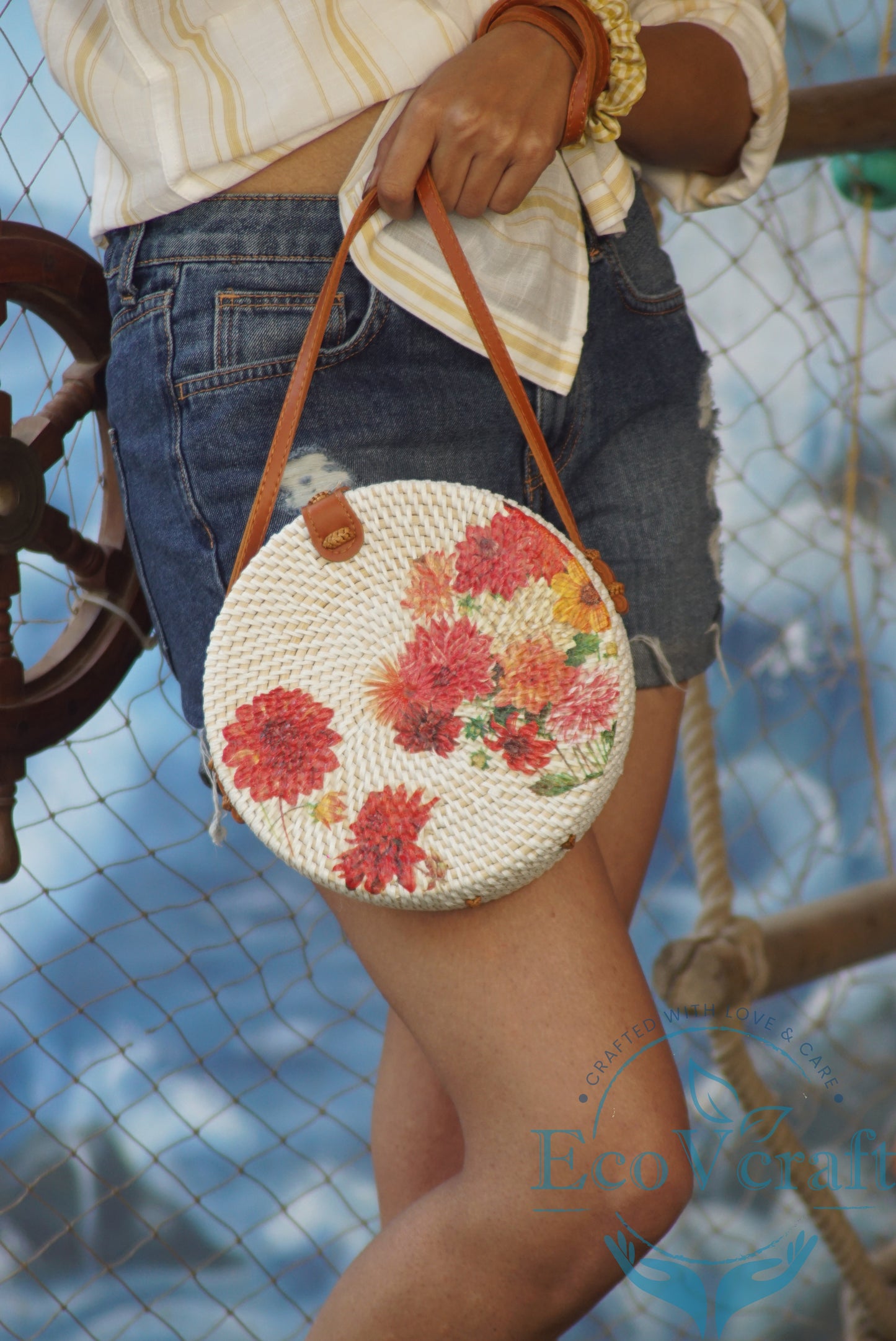 Dahila White Round Bag
