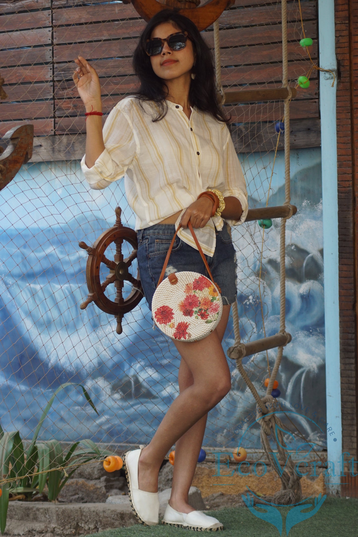 Dahila White Round Bag