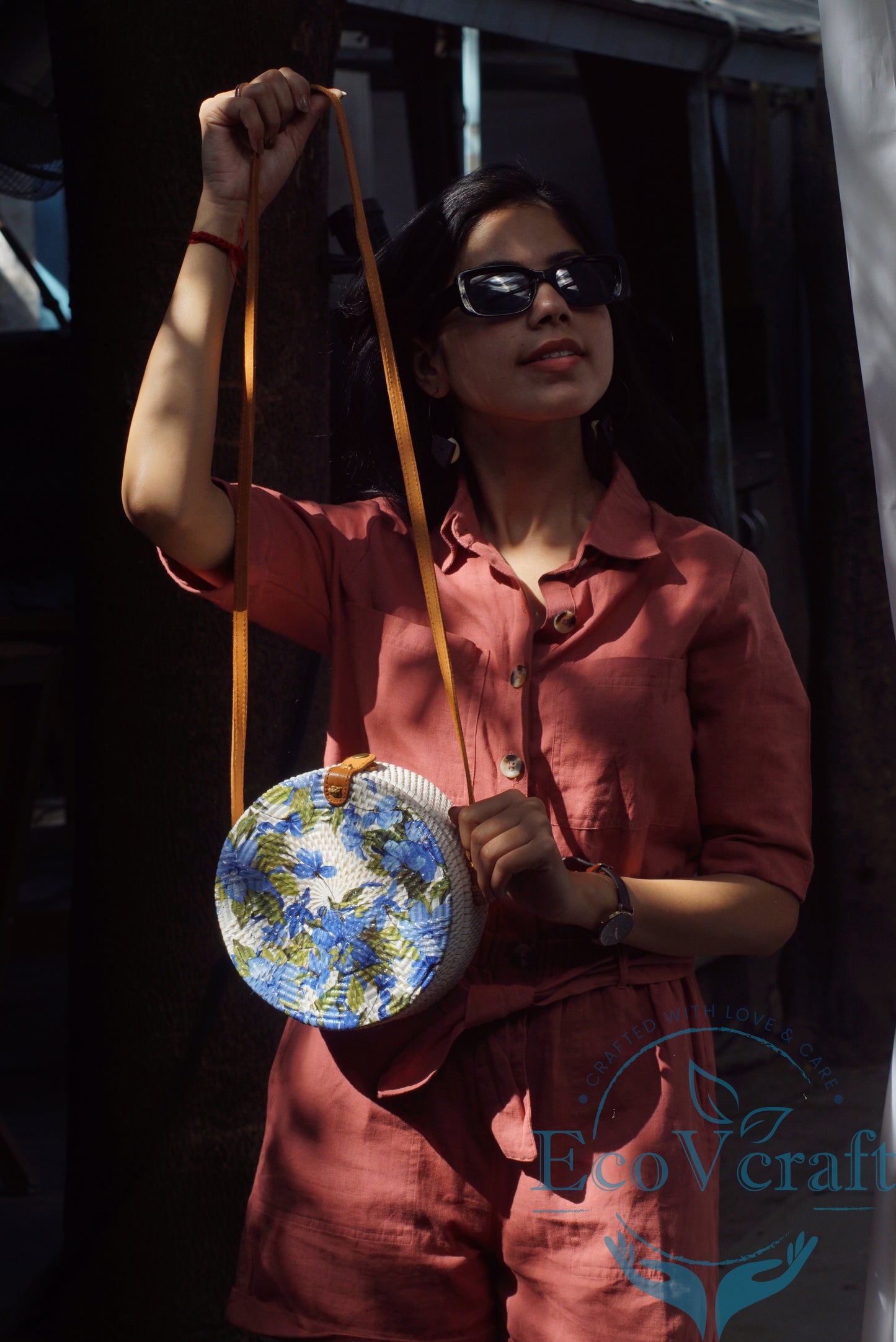 Blue Bellflower White Round Bag