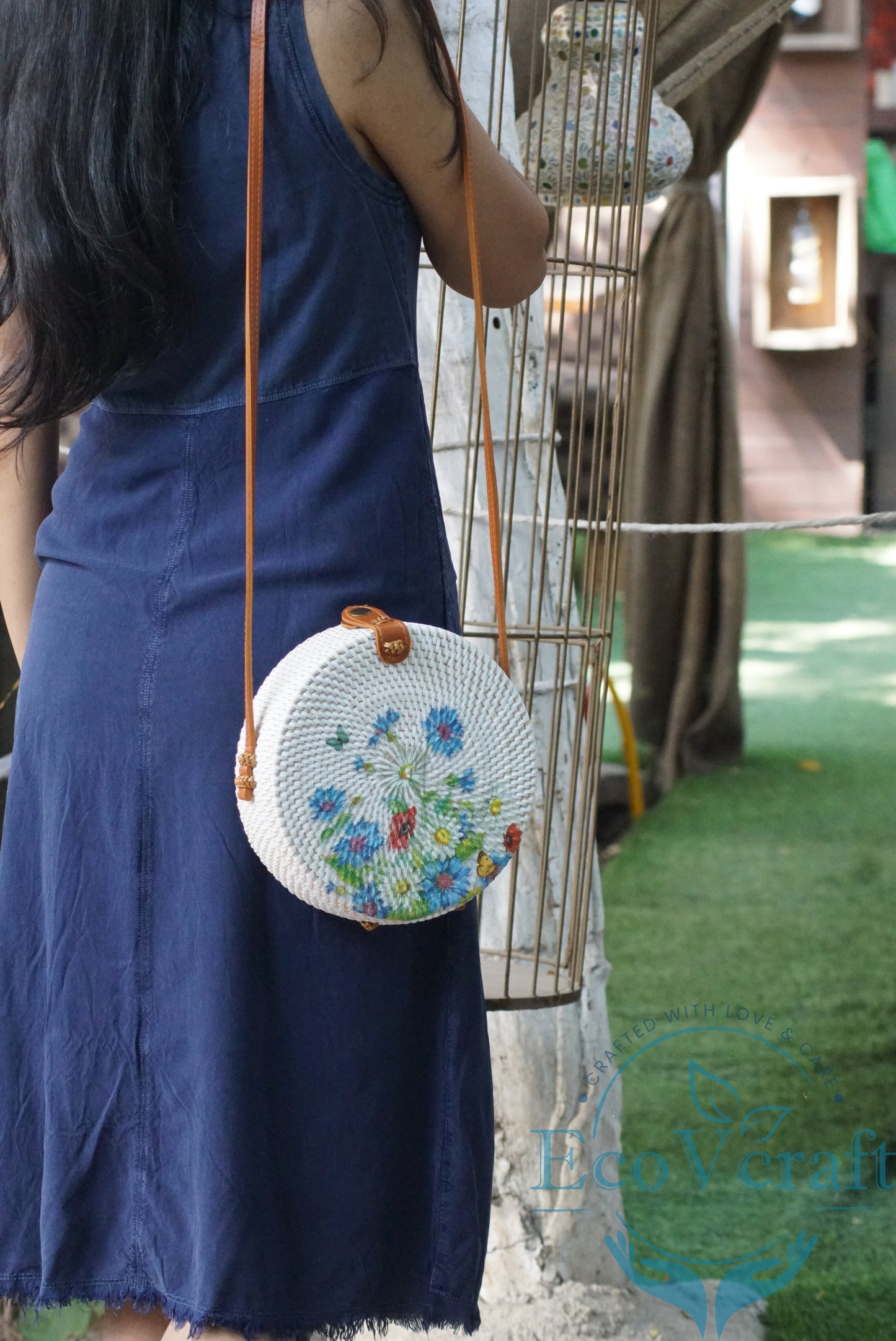 Blue flower white Round Bag