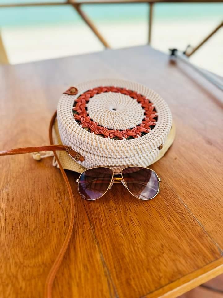 Eco Bliss Brown Ring White Round Bag