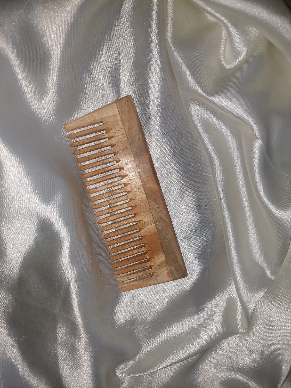 Neem Wood Comb – Fine and Wide Teeth