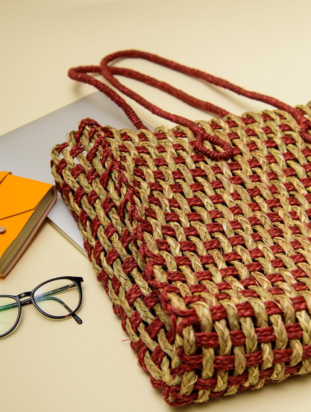 Handmade Sabai Grass Mesh Bag - Red & Natural