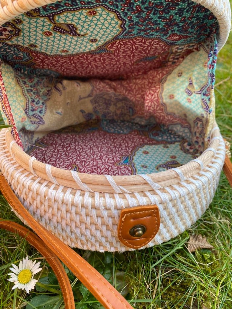 Dahila White Round Bag